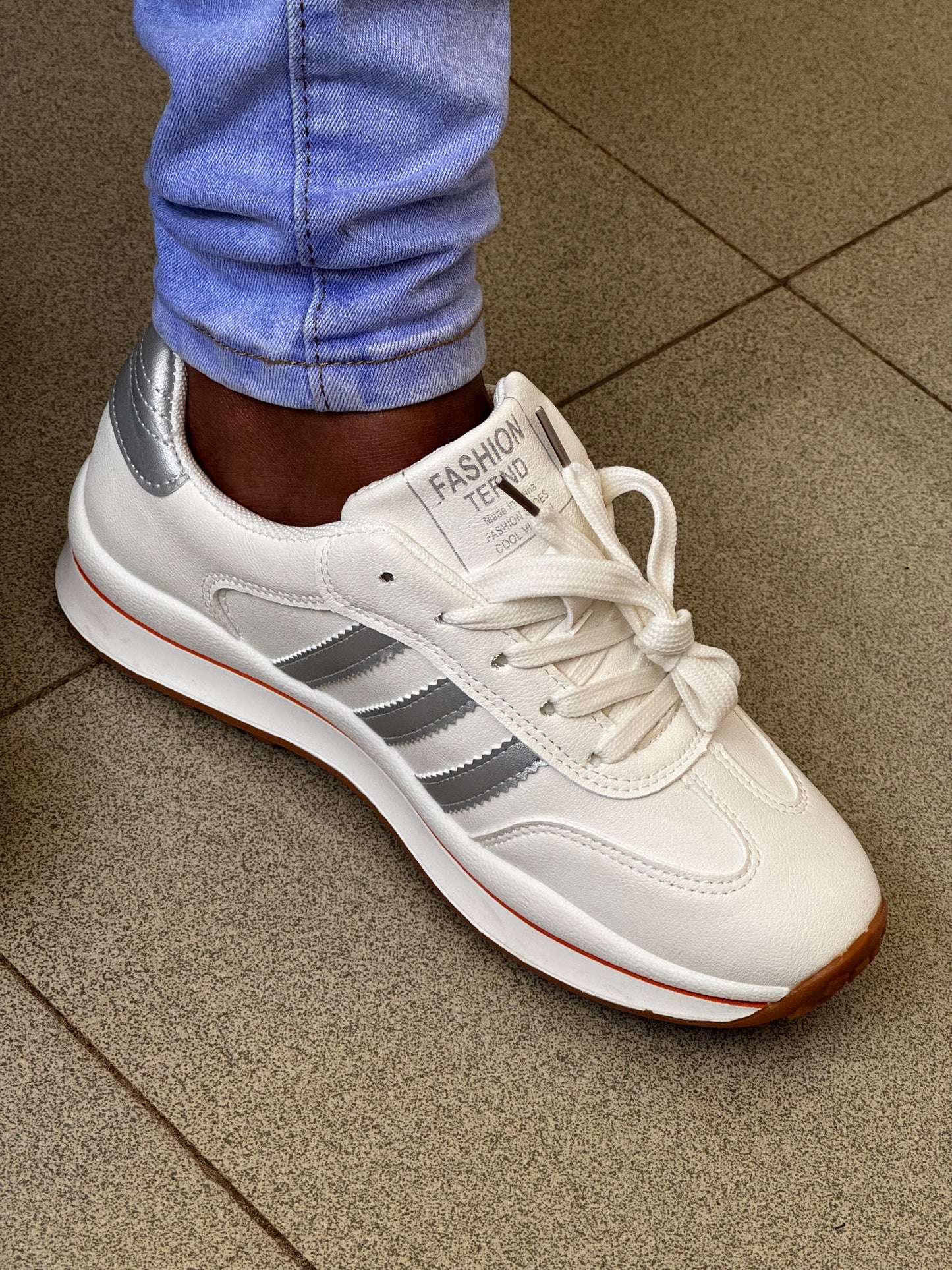 Arya sneakers