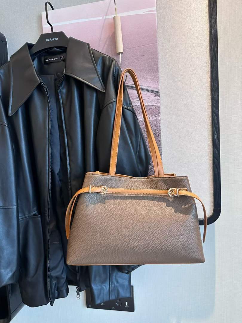 Kendall midi tote bag