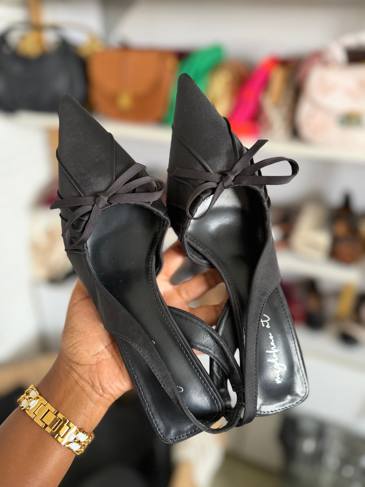 Kris bow heels
