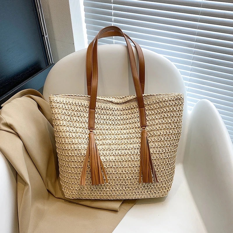 Tassel straw bag