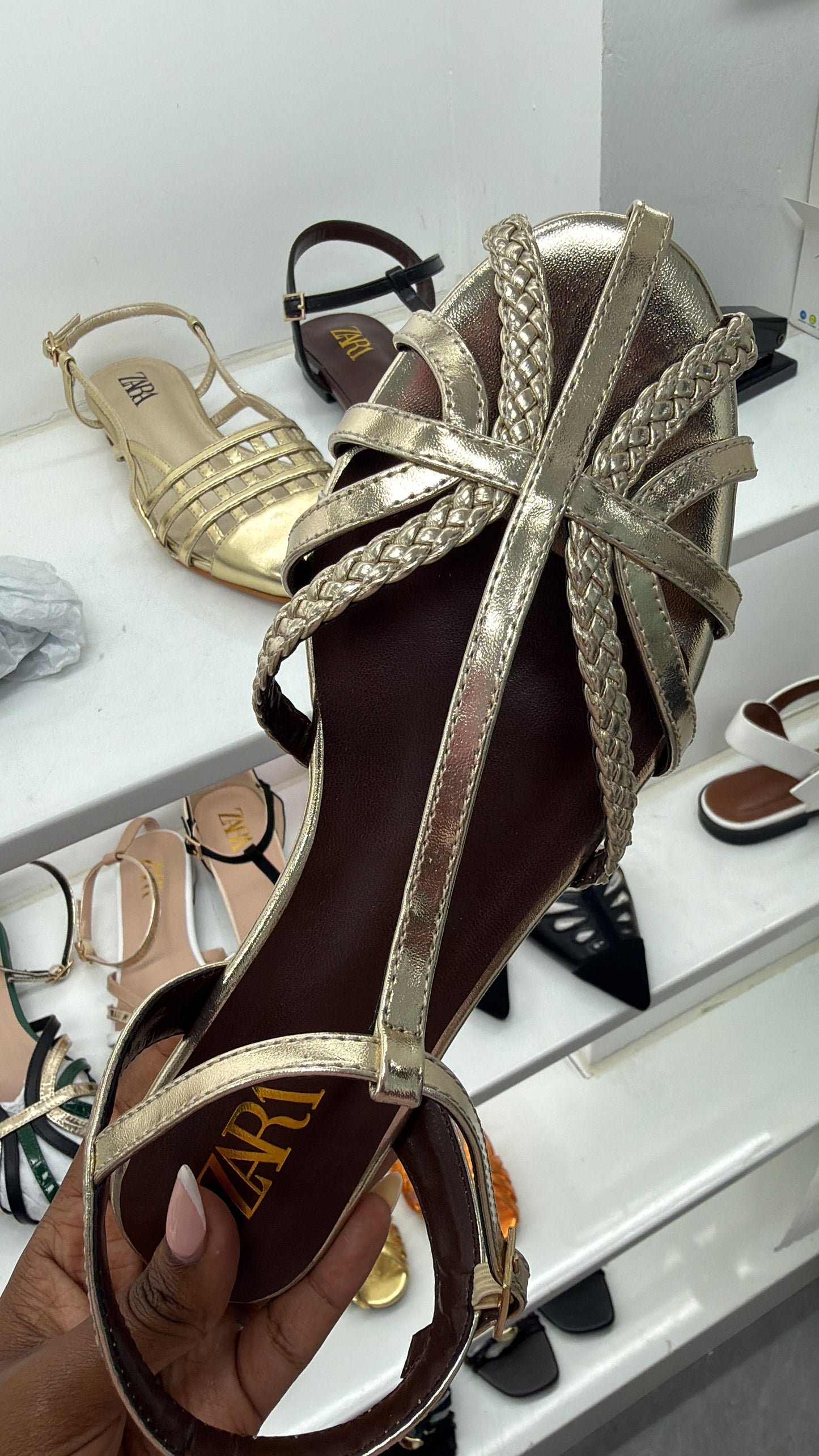 PRE-ORDER flats