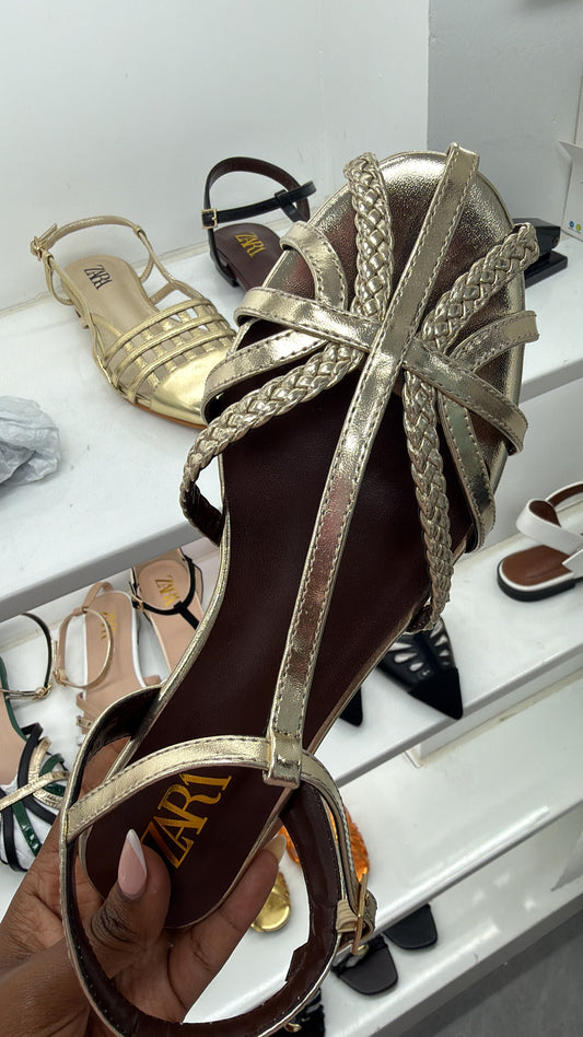 PRE-ORDER flats