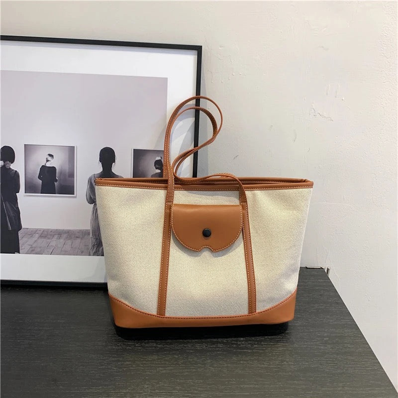 Lusia tote bag