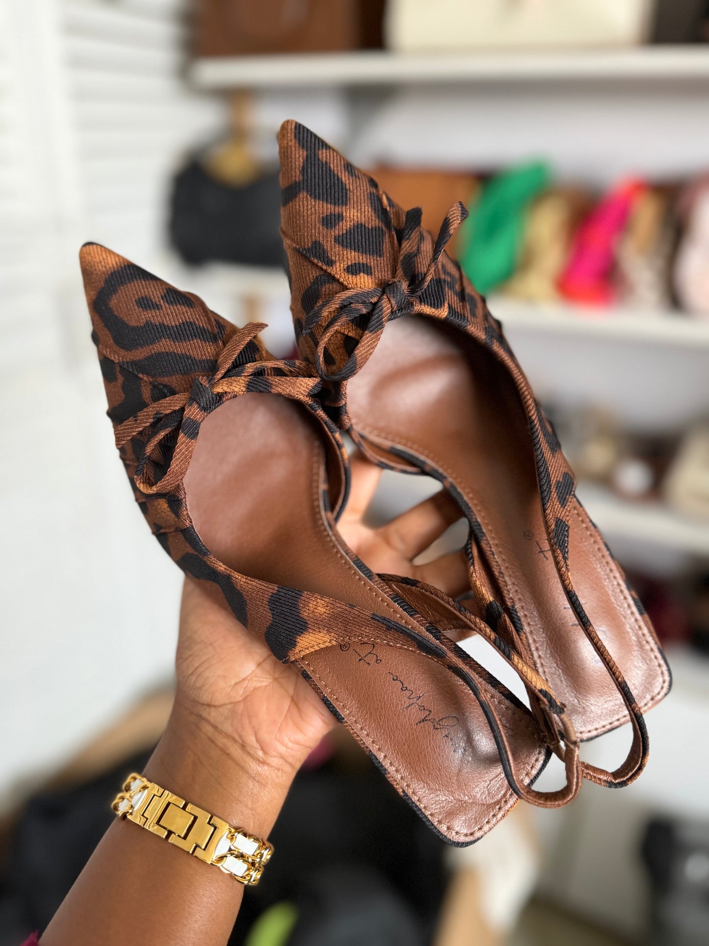 Kris bow heels