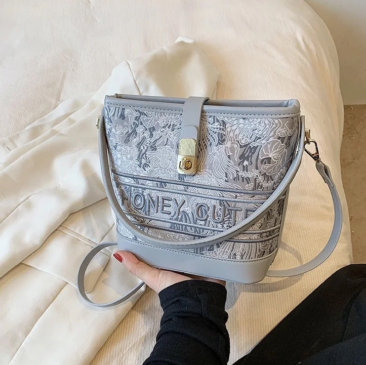 Lara handbag