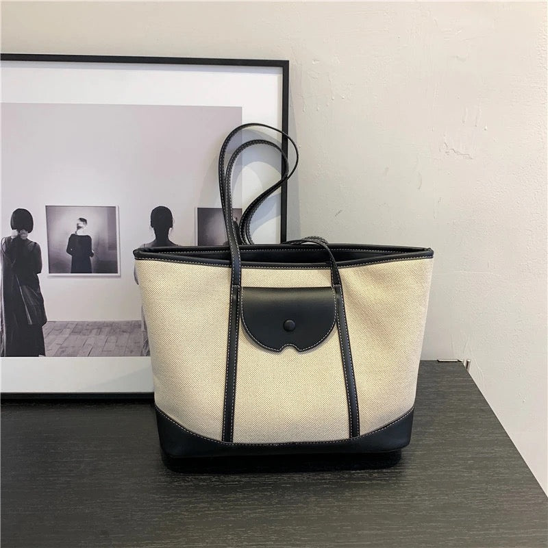 Lusia tote bag