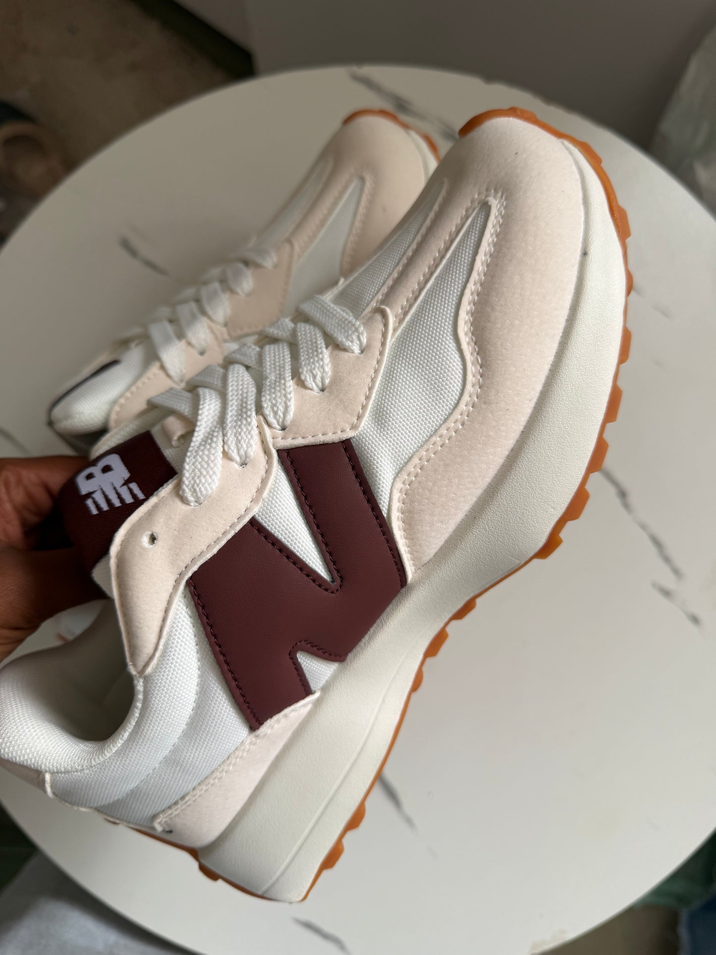 Reign NB sneakers