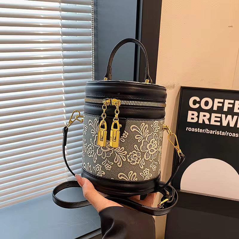 Embroidery bucket bag