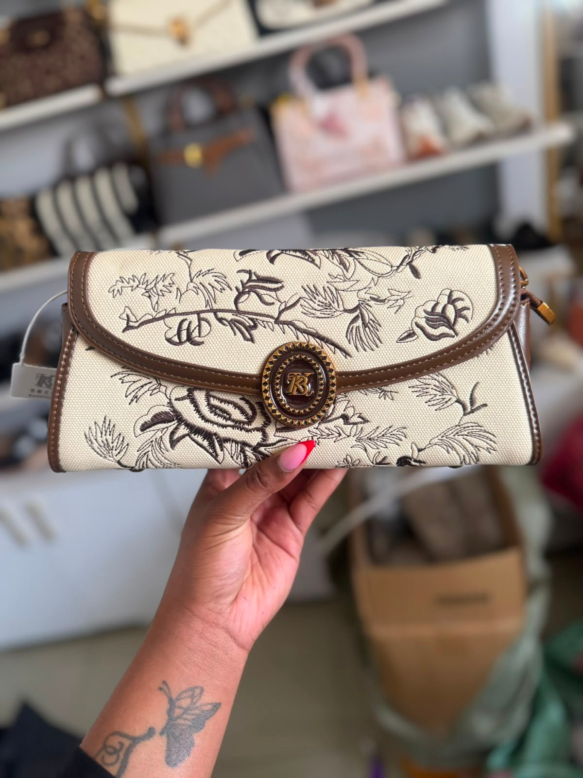 Brandy embroidery shoulder bag