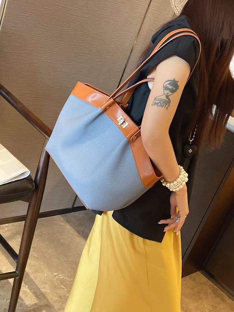 Petra midi tote bag