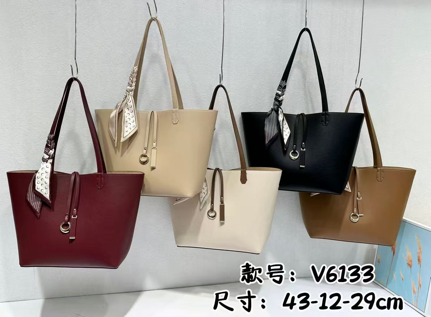 Elaine tote bag