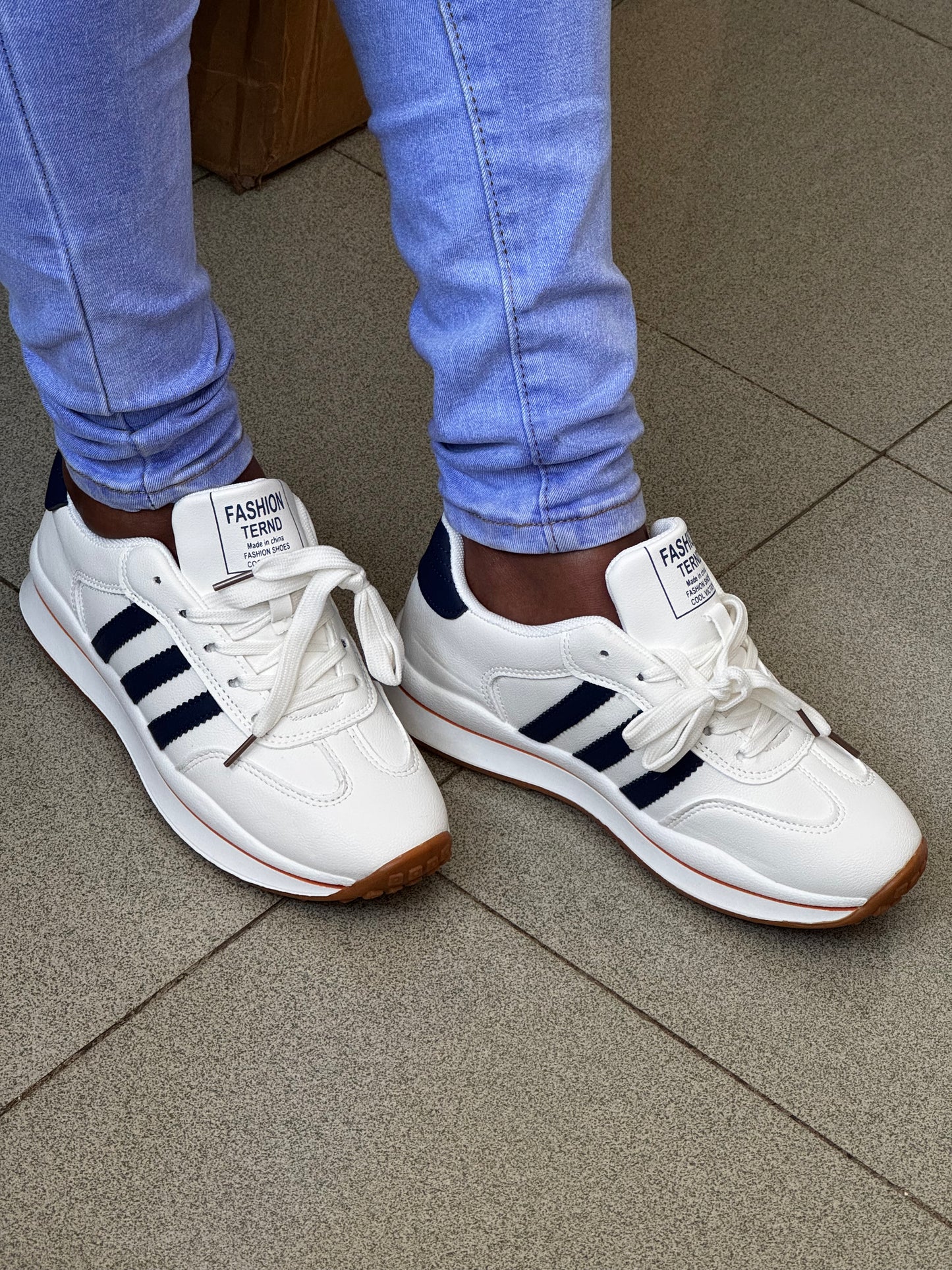 Arya sneakers