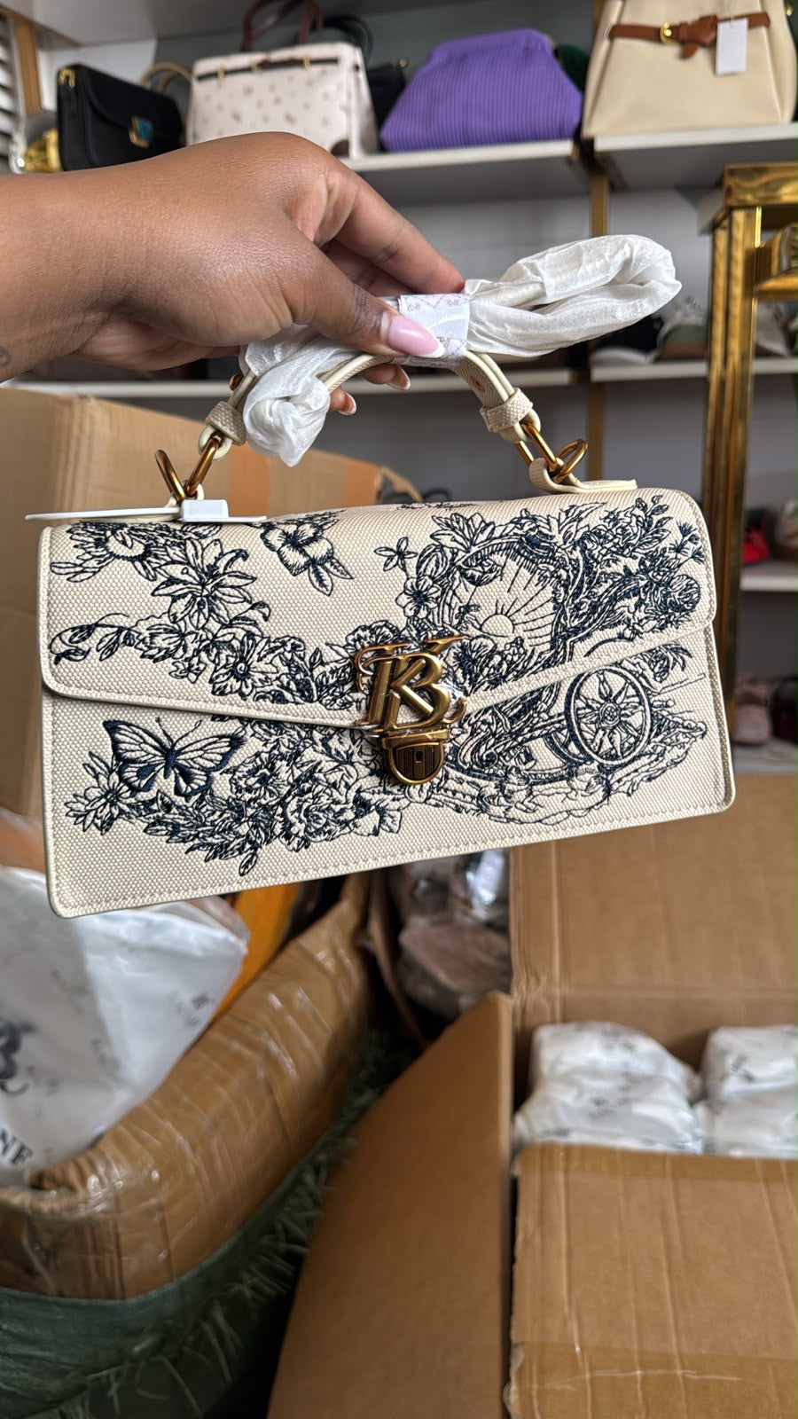 Alexa shoulder bag