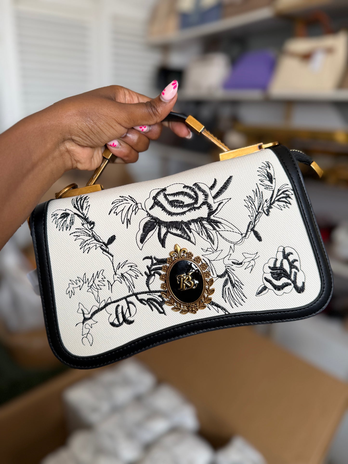 Kaitlyn shoulder bag