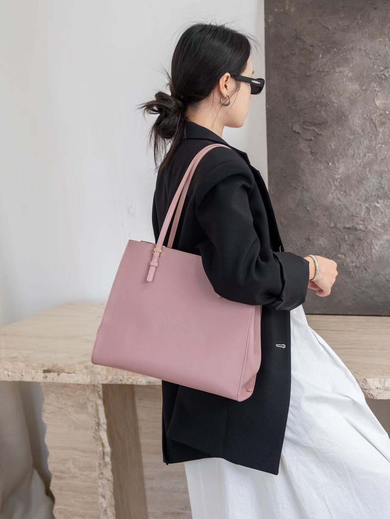 Anne tote bag