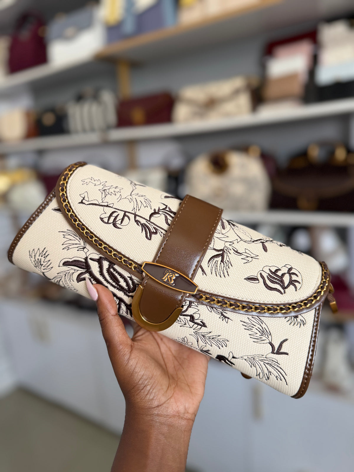 Ally embroidery shoulder bag