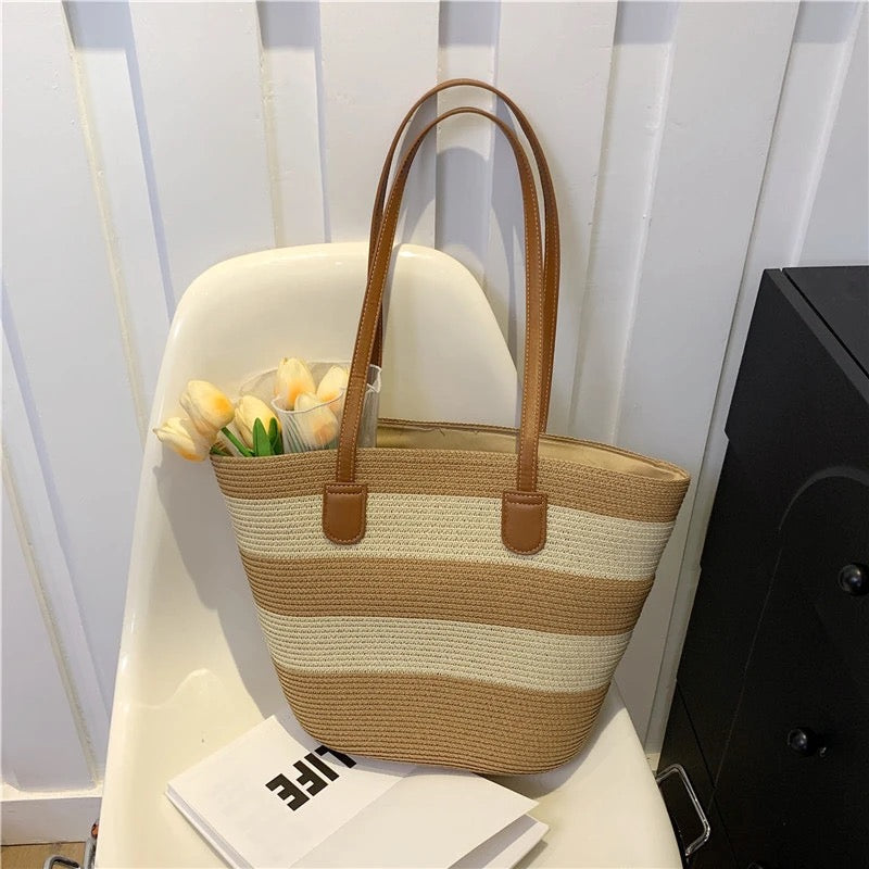 Lily straw beach bag