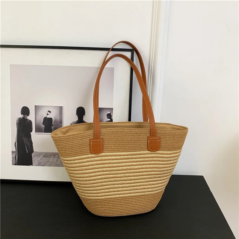 Lily straw beach bag